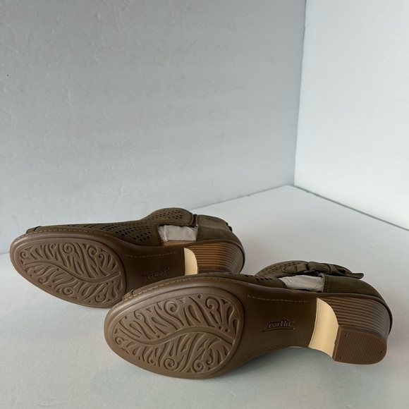 NIB Earth Origins Nubuck Olive Colored Leather Open Toe Booties - Picture 2 of 7